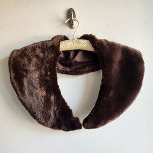 Vintage Brown River Otter Fur Collar